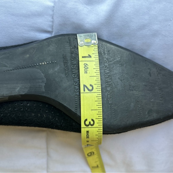 90s Stuart Weitzman Black Perforated Suede Kitten Heels, Size 7.5 Made in Spain - Picture 12 of 14